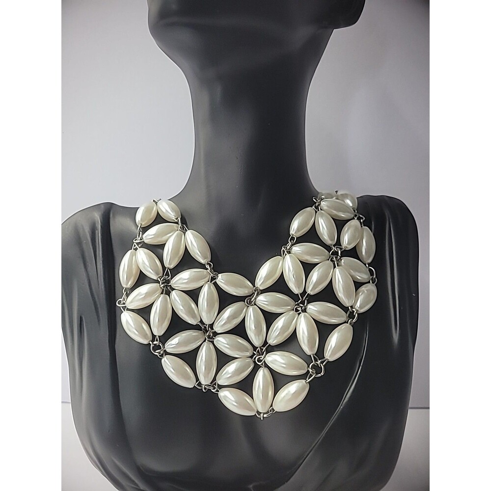 Vintage Necklace White Beaded Silver Tone Meshed Flower Jewelry Costume‎